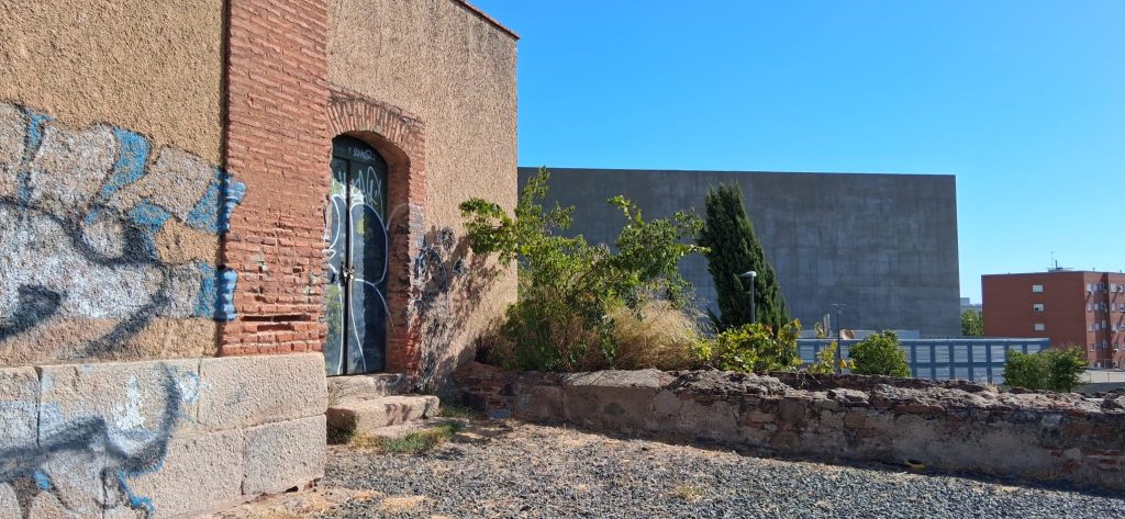 EL DEPÓSITO DE AGUA DE RABO DE BUEY SIGUE EN TOTAL ABANDONO